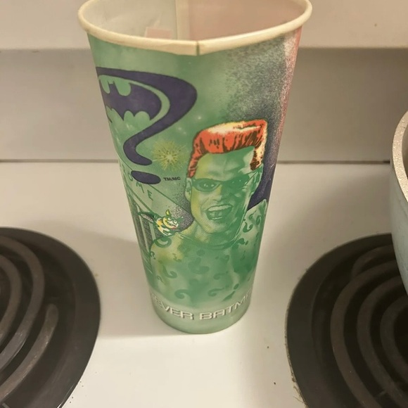 Rare Vintage 1995 McDonalds Batman Forever Paper Cups Two Face Riddler - Picture 2 of 4